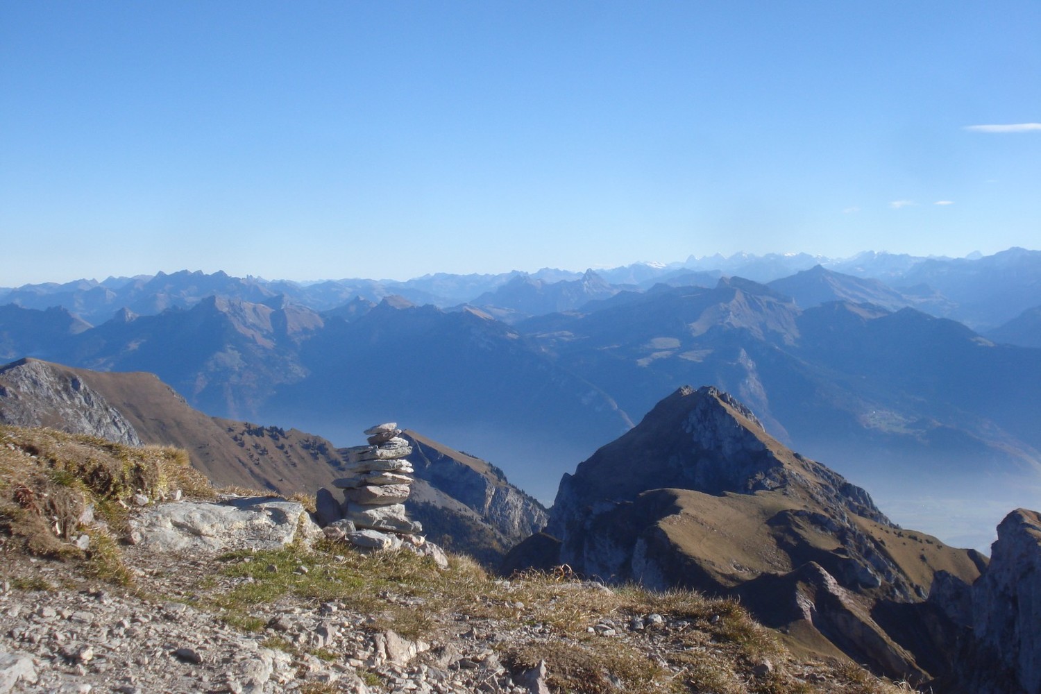 du sommet - au fond l'Oberland Bernois
