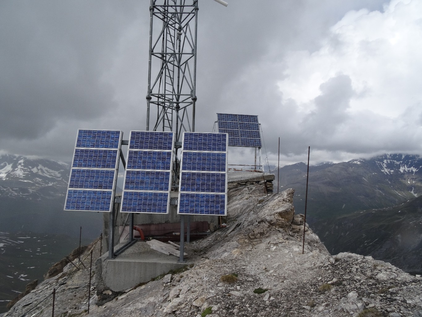 L'antenne au sommet