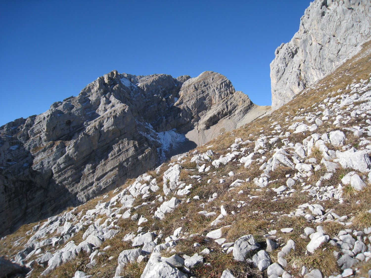 Jalouvre vu depuis la croupe S-SE de la Pte Blanche