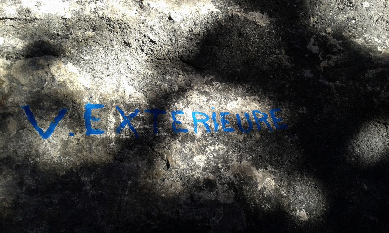 Nom repeint au départ de la voie