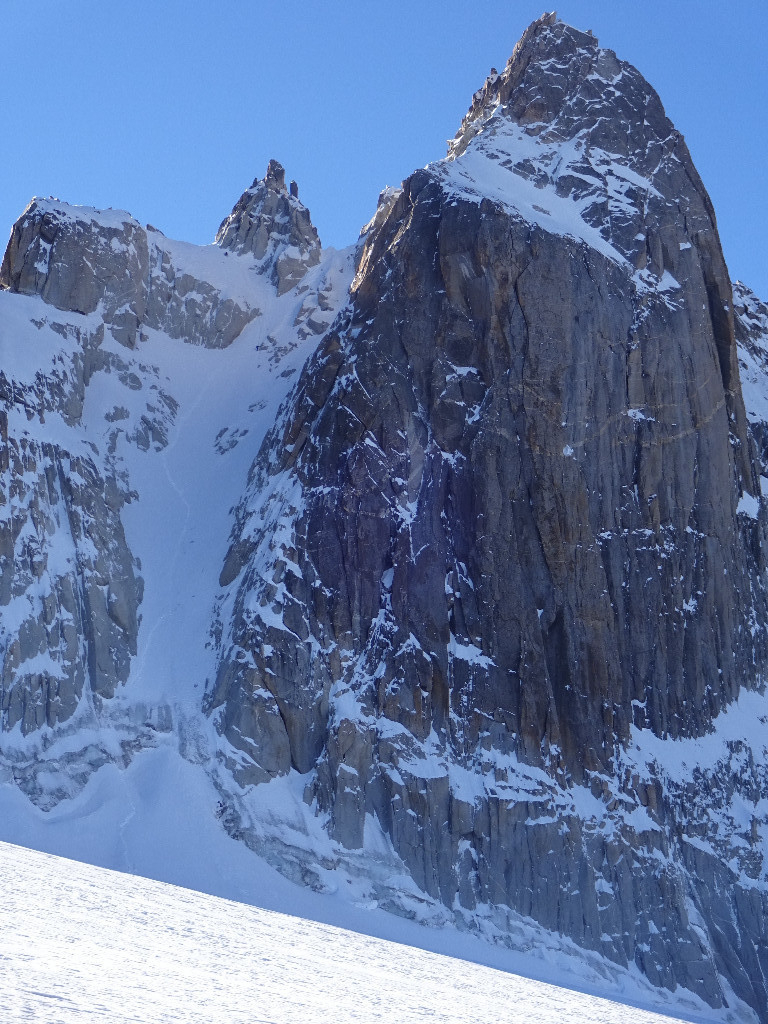 couloir Copt (1 cordée sur le haut)