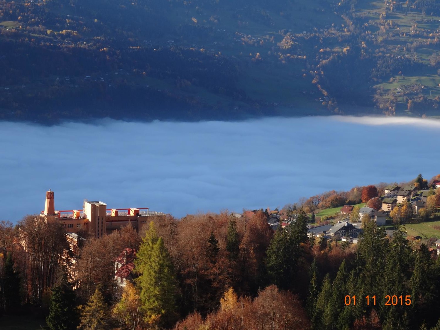 la brume ne s'est déchirée, qu'à 12h