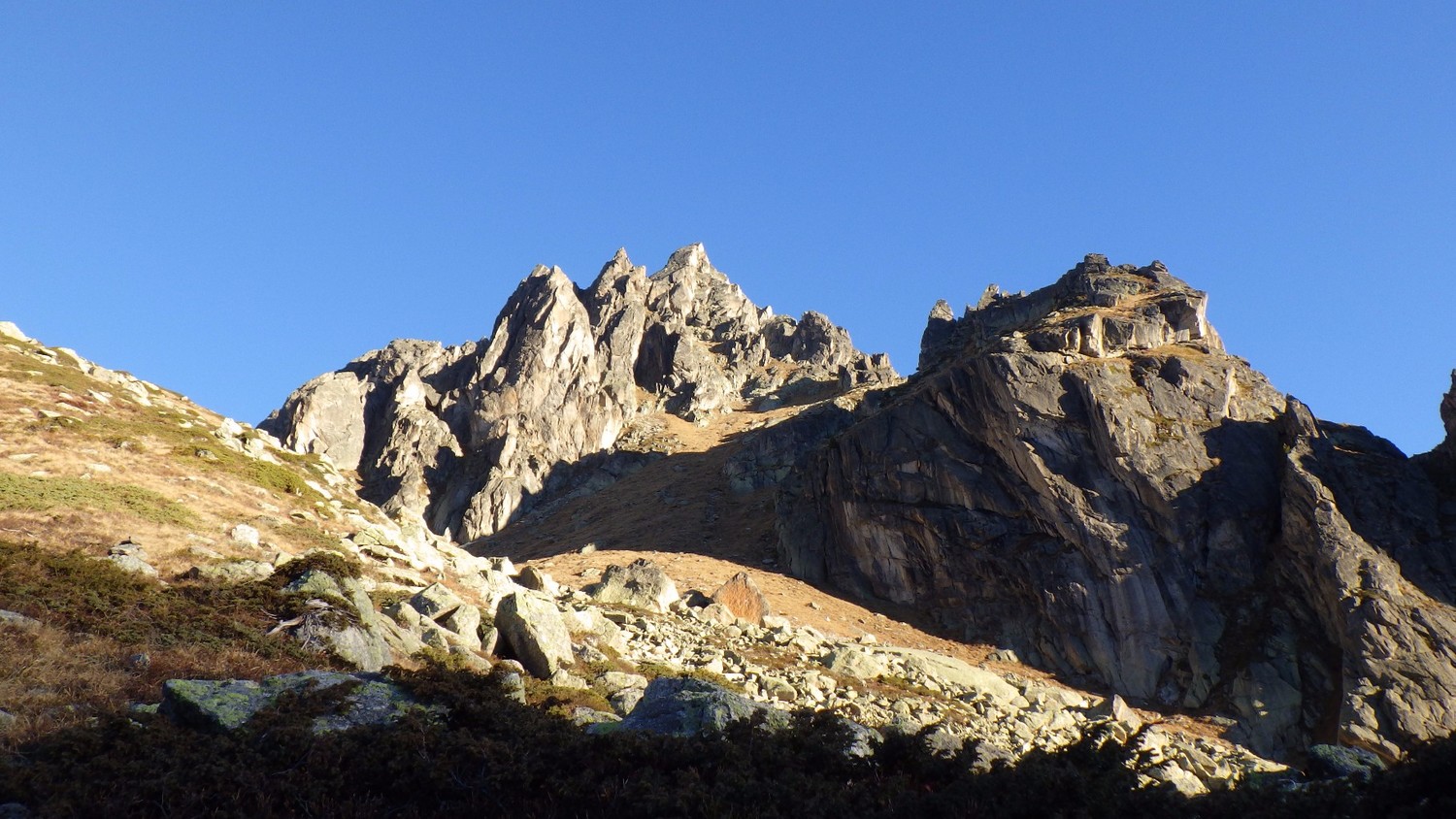 Le soleil arrive sur notre voie