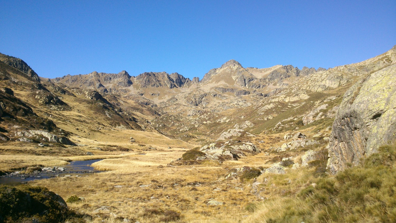 la belle jasse tranquille, Escobes en fond