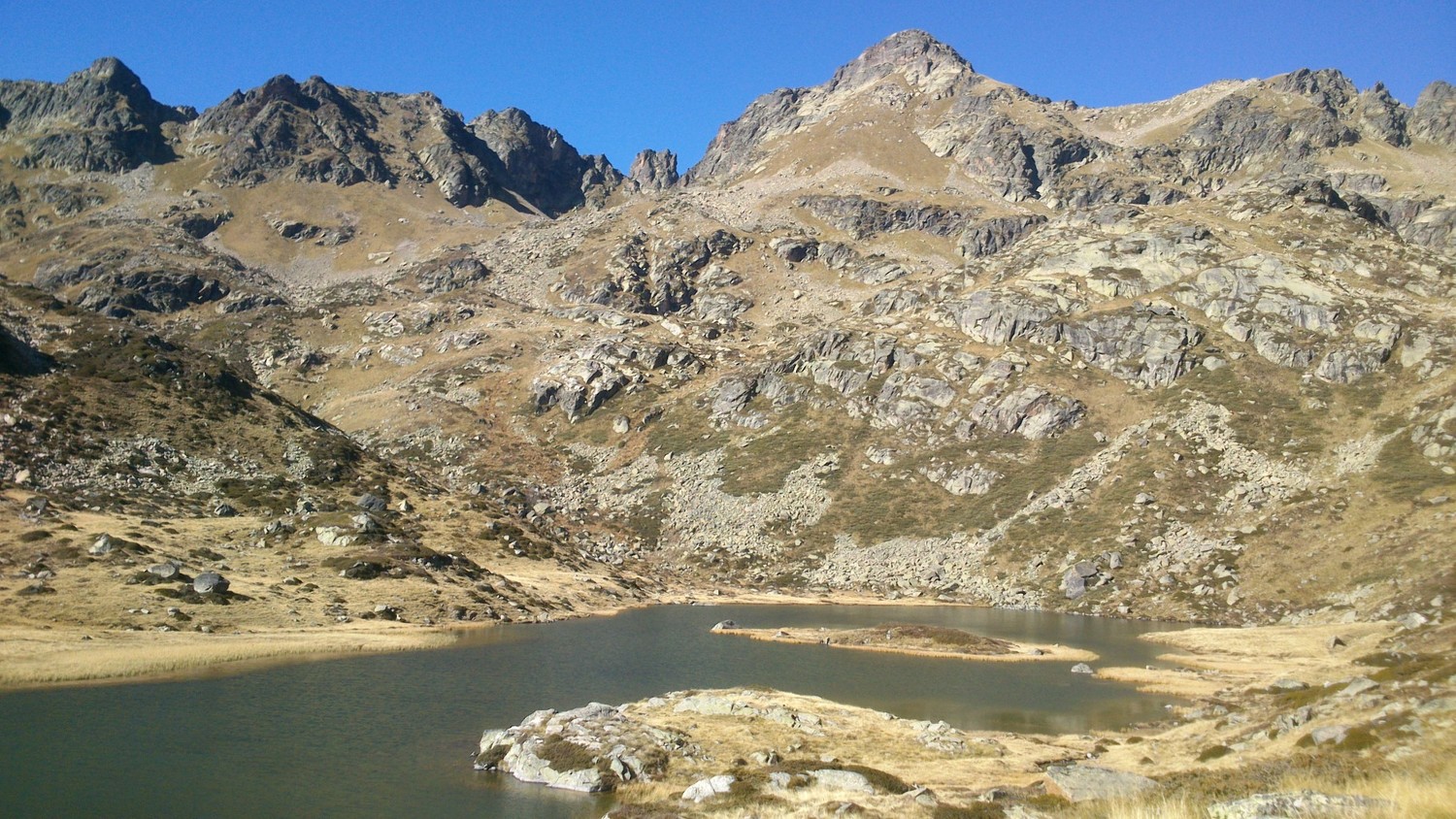 étang du Siscar, pic et cylindre d'Escobes