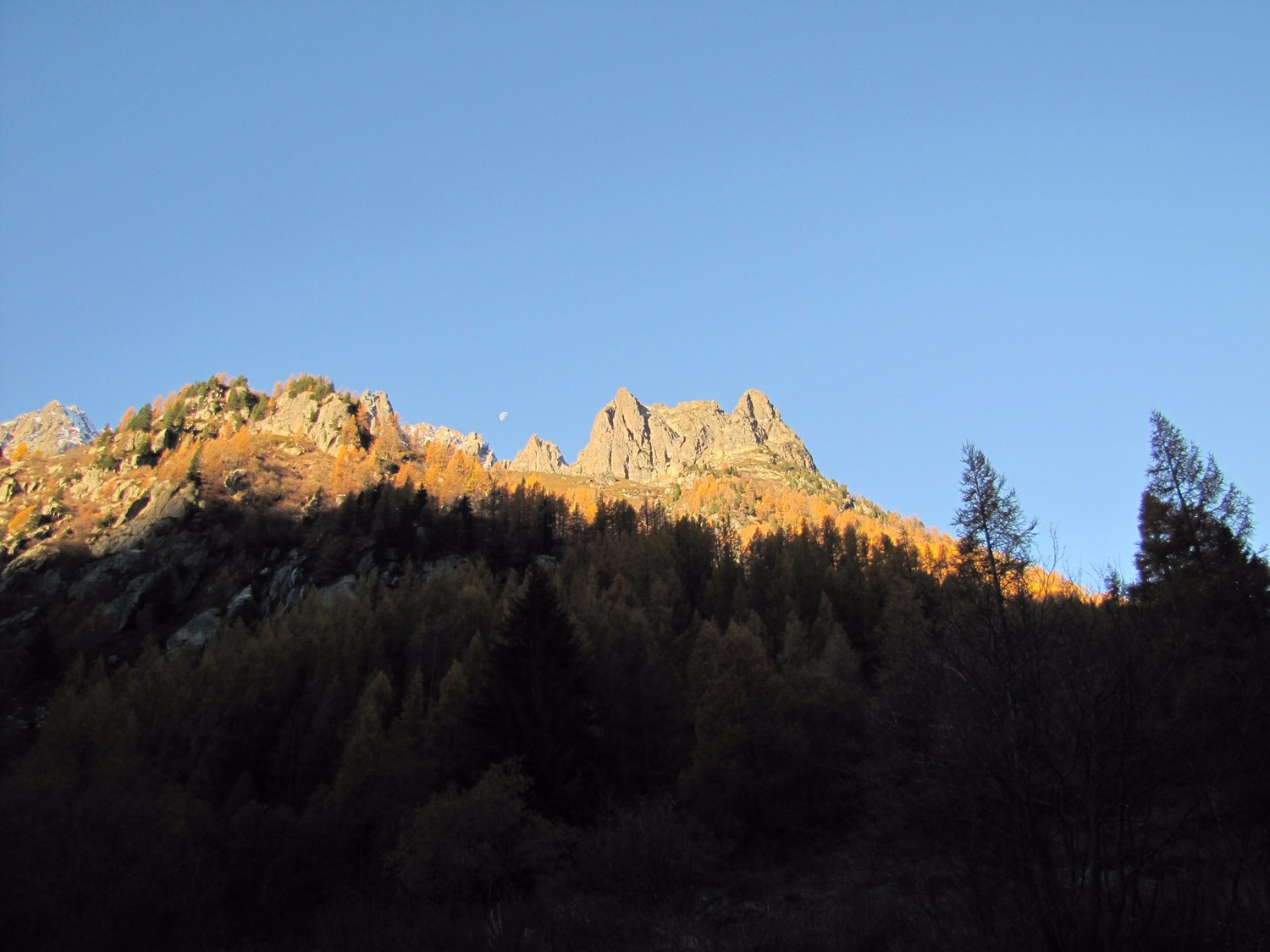 Aig de Praz-Torrent from near parking
