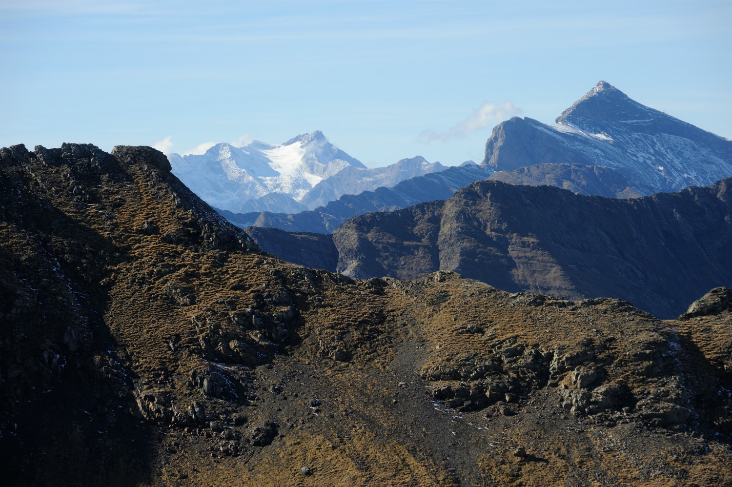 Vignemale et Pic des Aiguillous, depuis les environs du col