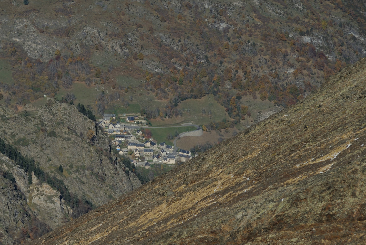 Le village d'Eget du Pic d'Aret