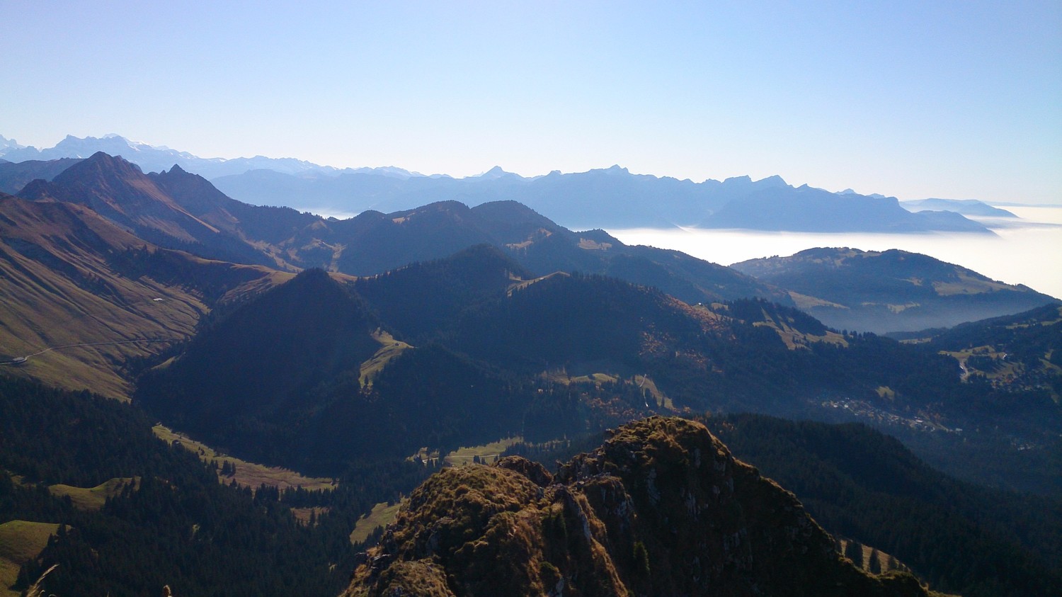 Le Chablais au loin