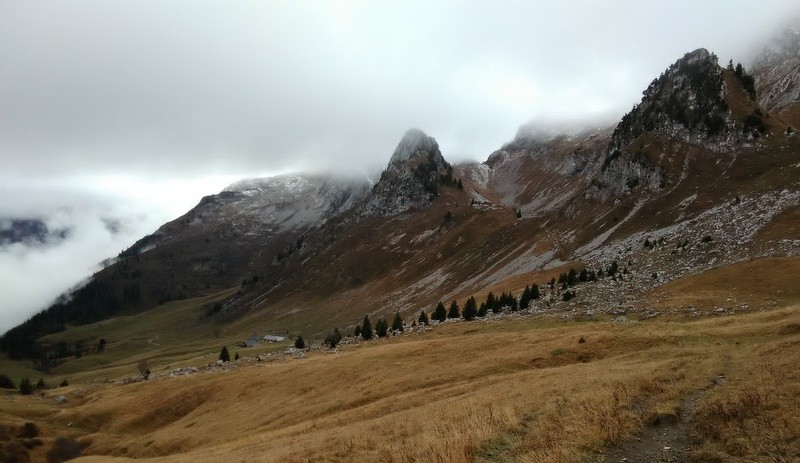 Orgeval et Banc Ferrand depuis la montée à la Chaurionde