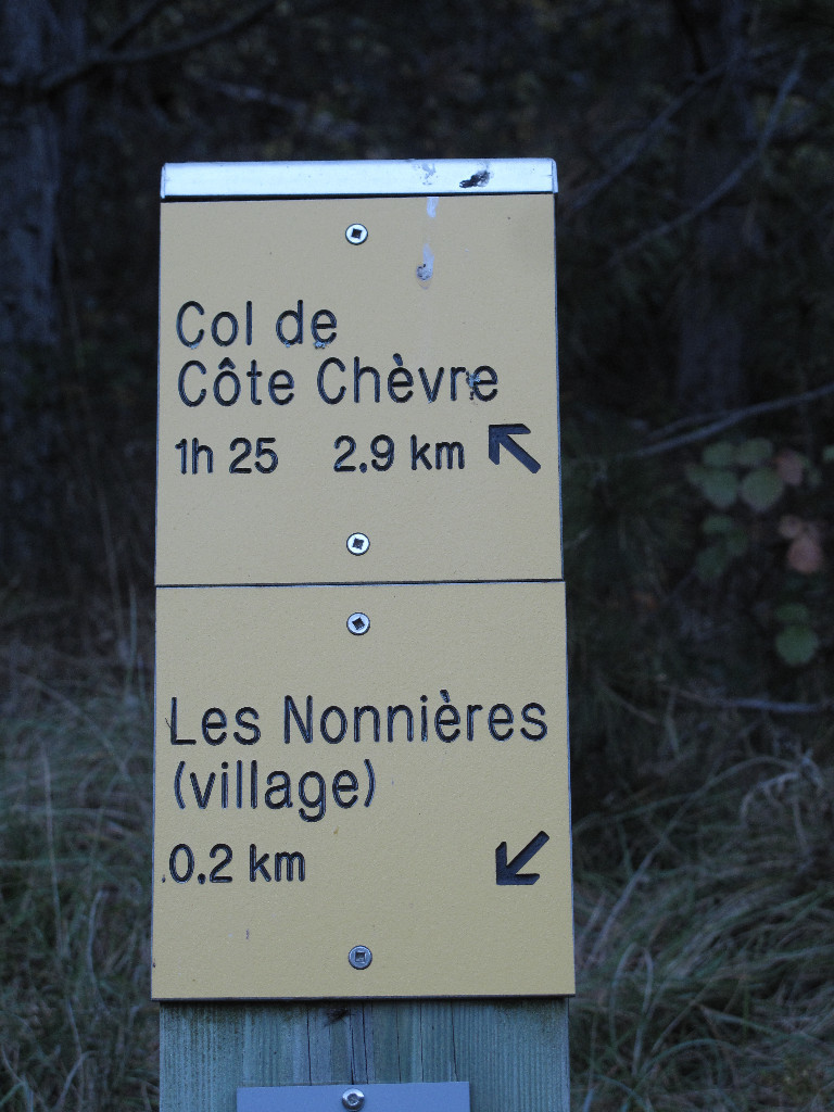 Montée au Serre de Beaupuy depuis Les Nonnières