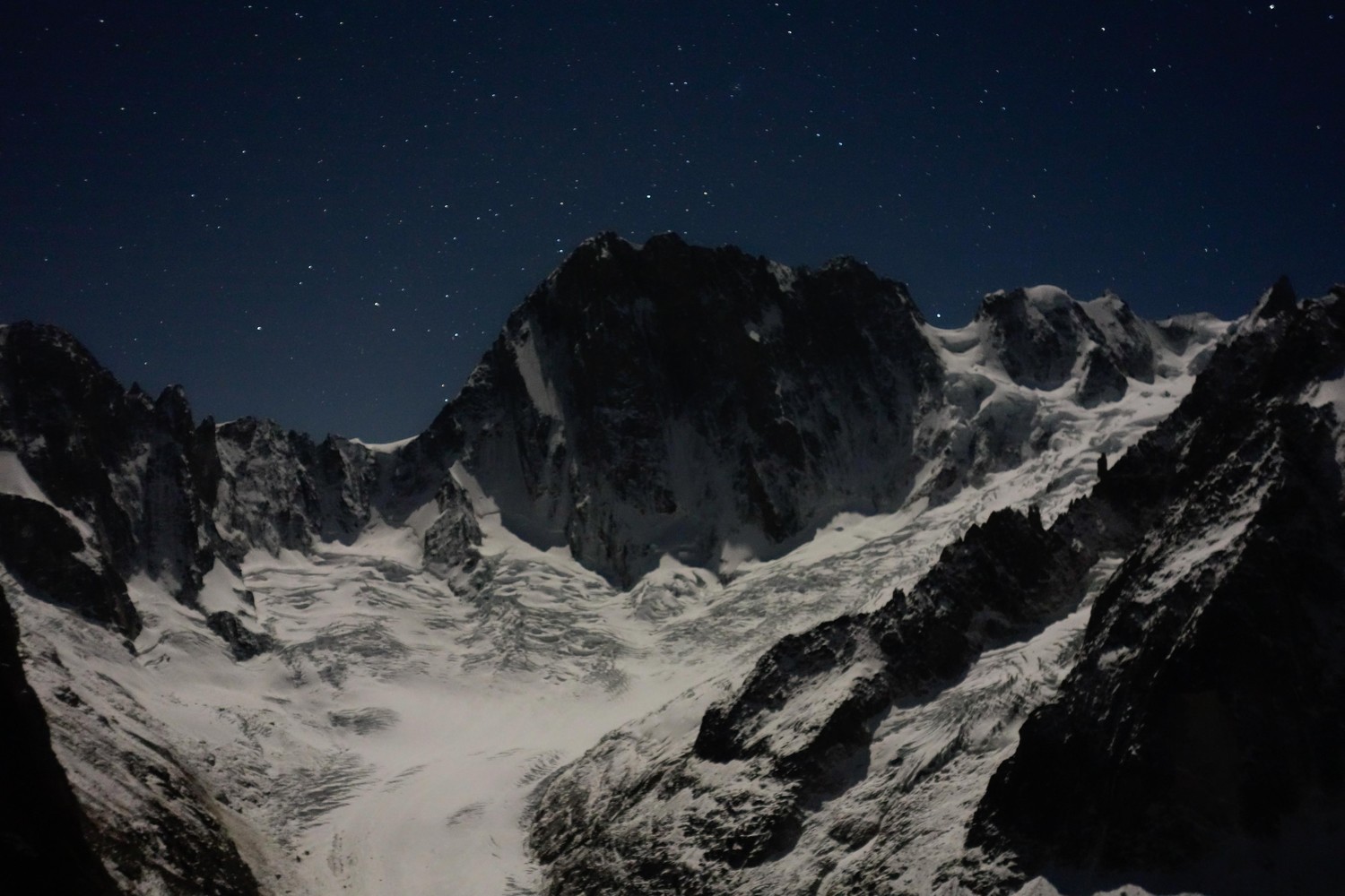les Jorasses de nuit