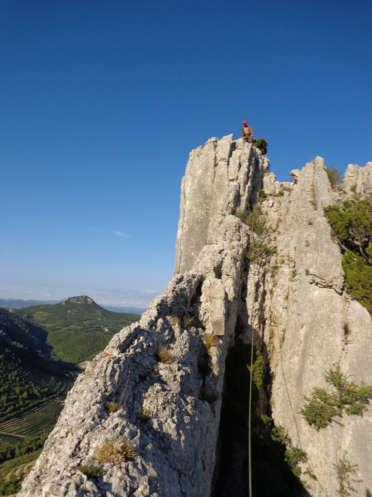 L7 rester sur le fil ici les plaquettes sur l'arête n'etaient pas posées