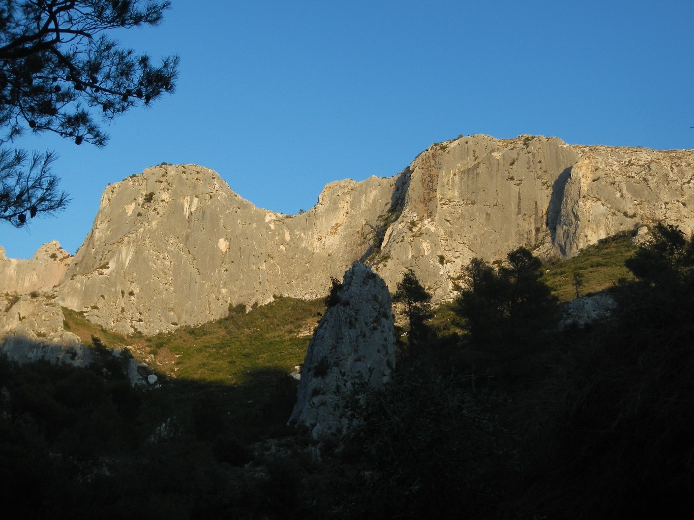 Orgon, secteurs Grand Cirque, du Haut, C'est pas du Pan, Oublié