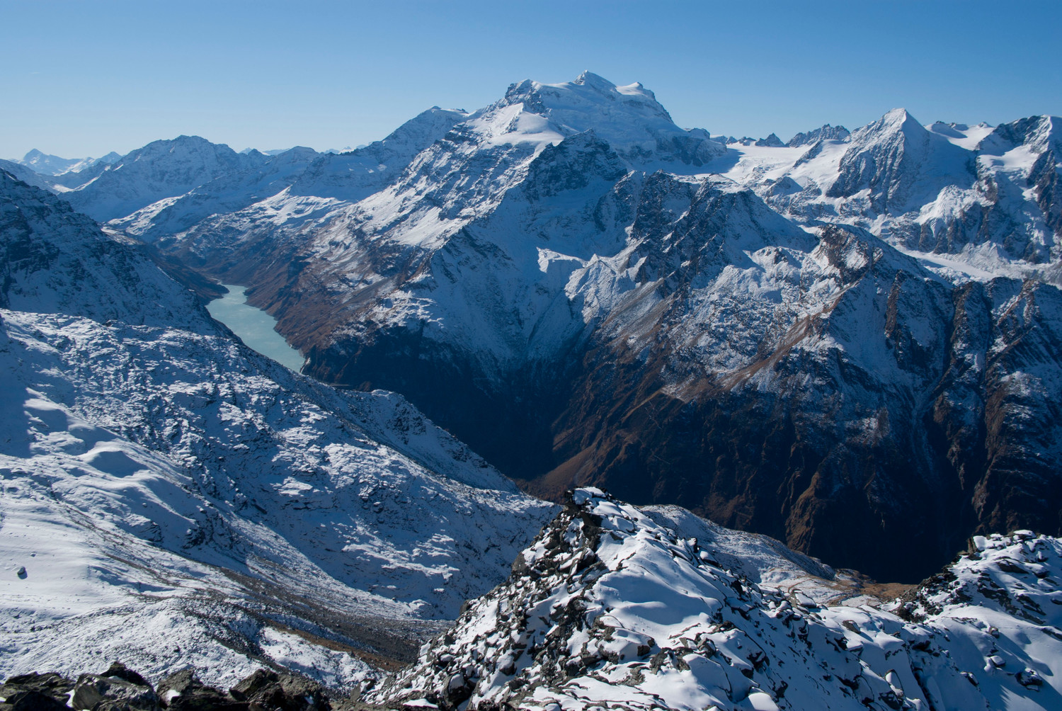 Vue sur le massif du Combin depuis le Parrain