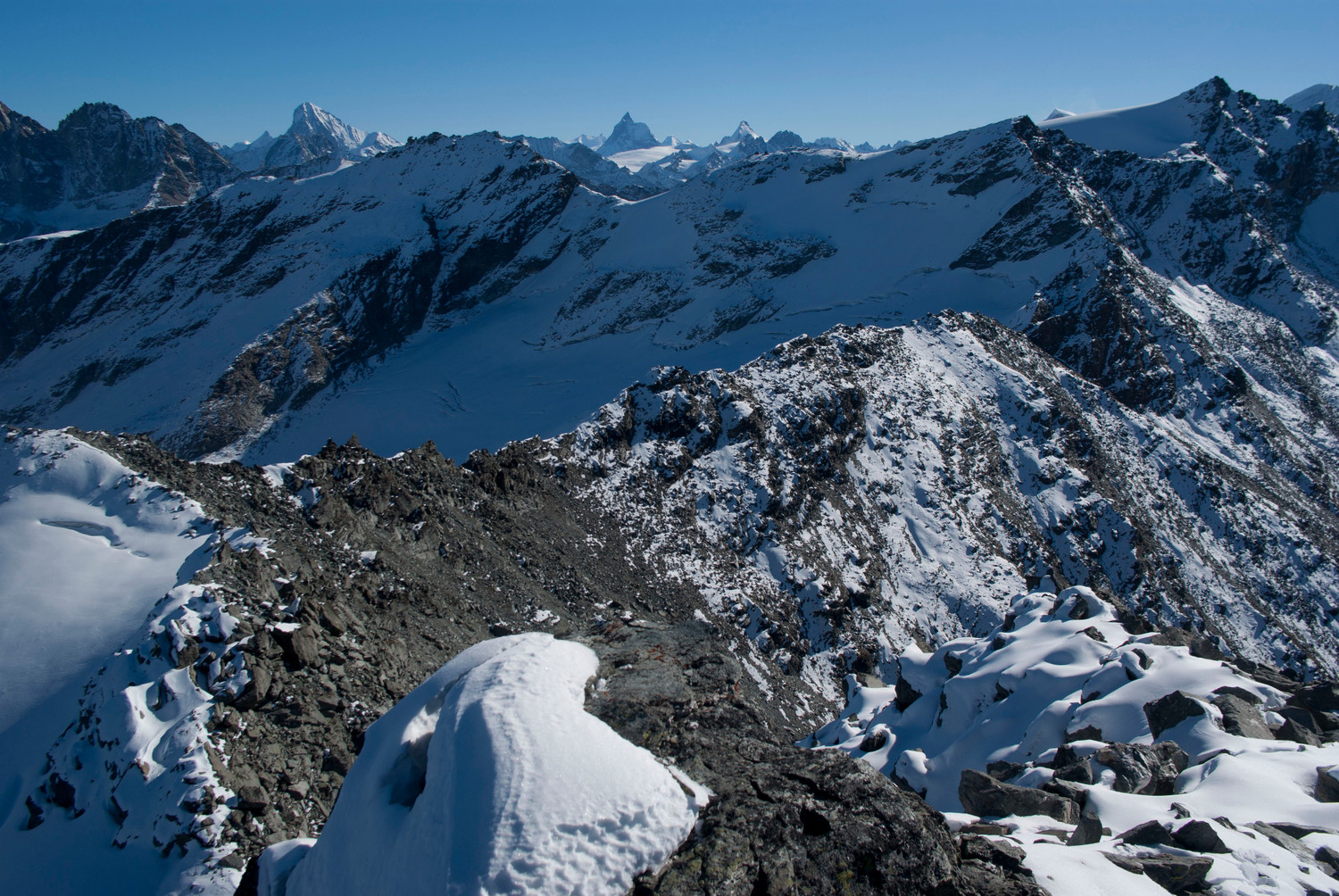 L'arête depuis le Parrain vers la pointe des Chamois