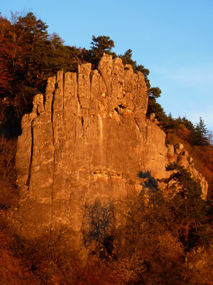 Rocher de Onze Heures au soleil couchant Rocher de Onze Heures au soleil couchant