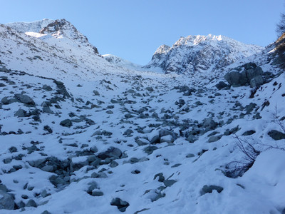 Cata le bas du valllon de Tsidjore Nouve...