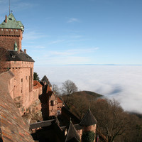 Chateau du Haut Koenigsbourg au dessus des nuages