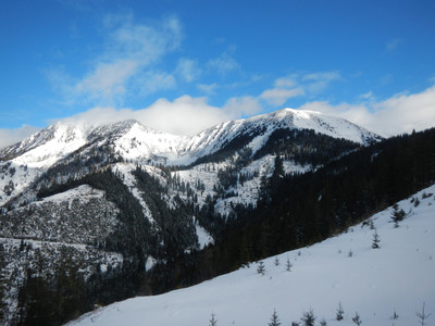 Le Speikkogel à droite, la Lahnerleitenspitze à gauche