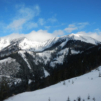 Le Speikkogel à droite, la Lahnerleitenspitze à gauche