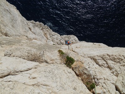 en haut de L6 belle fissure rectiligne