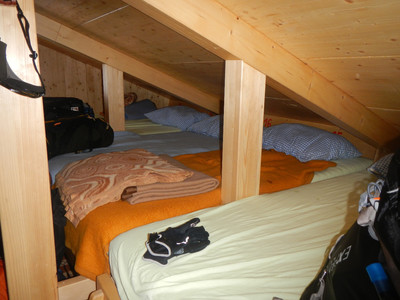 Intérieur du refuge d'hiver. Intérieur du refuge d'hiver.