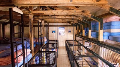 Intérieur du refuge de l'Aigle