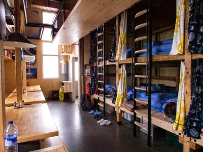 Intérieur du refuge de l'Aigle