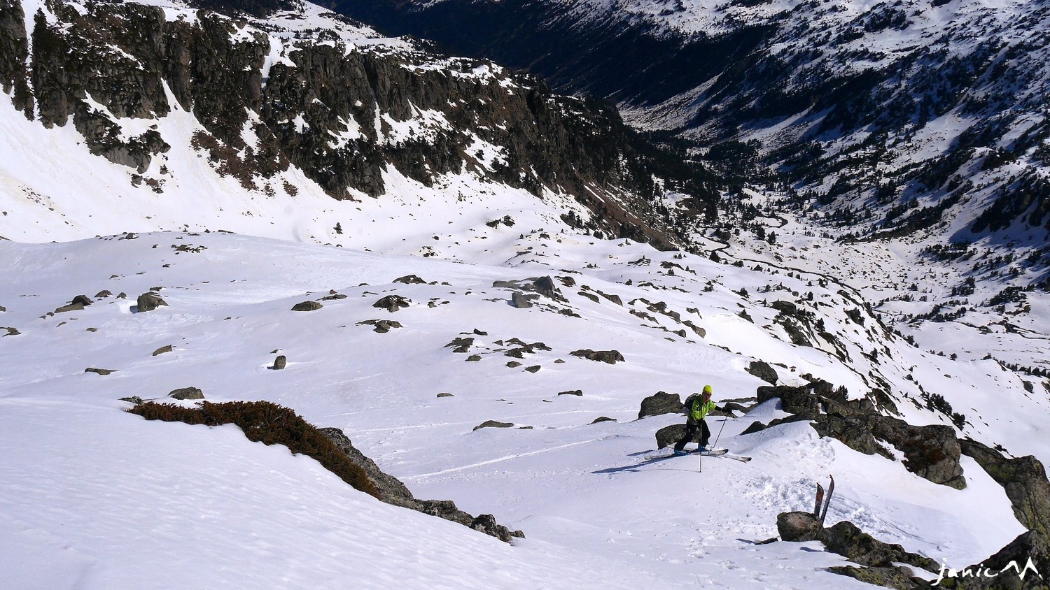 Le pied de l'arête 2580m