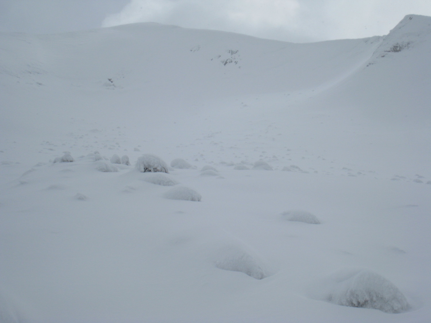 le brouillard enveloppe les cretes- Charvin