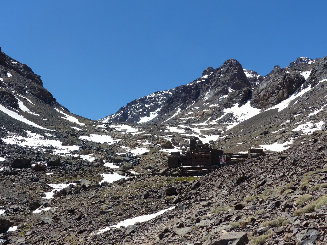 refuge des mouflons. le refuge CAF est juste derrière