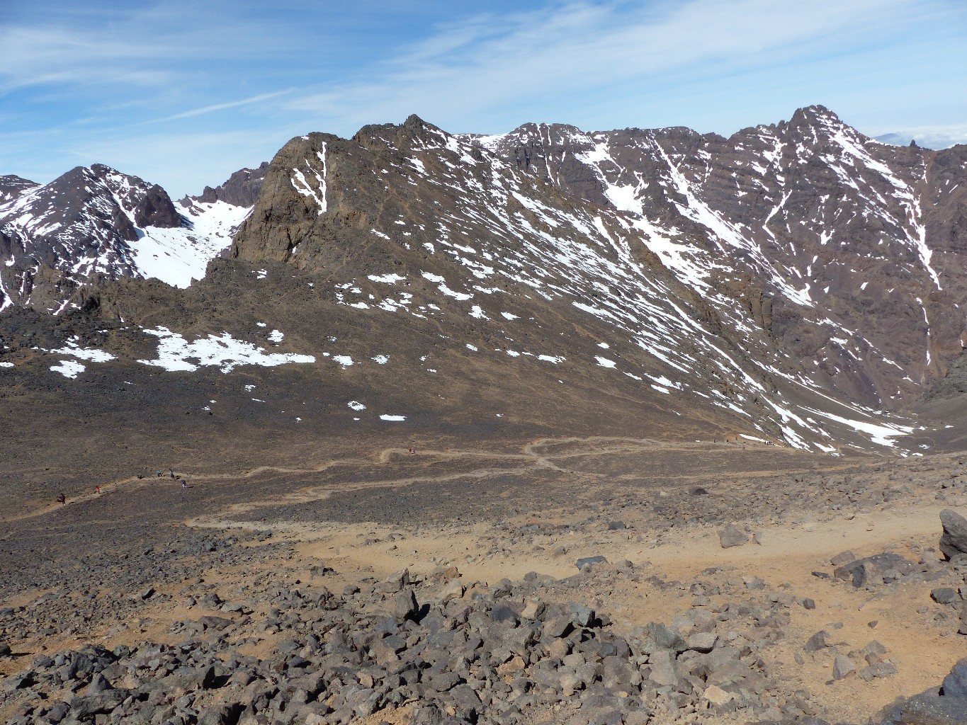 Arête ouest, en haut centre gauche