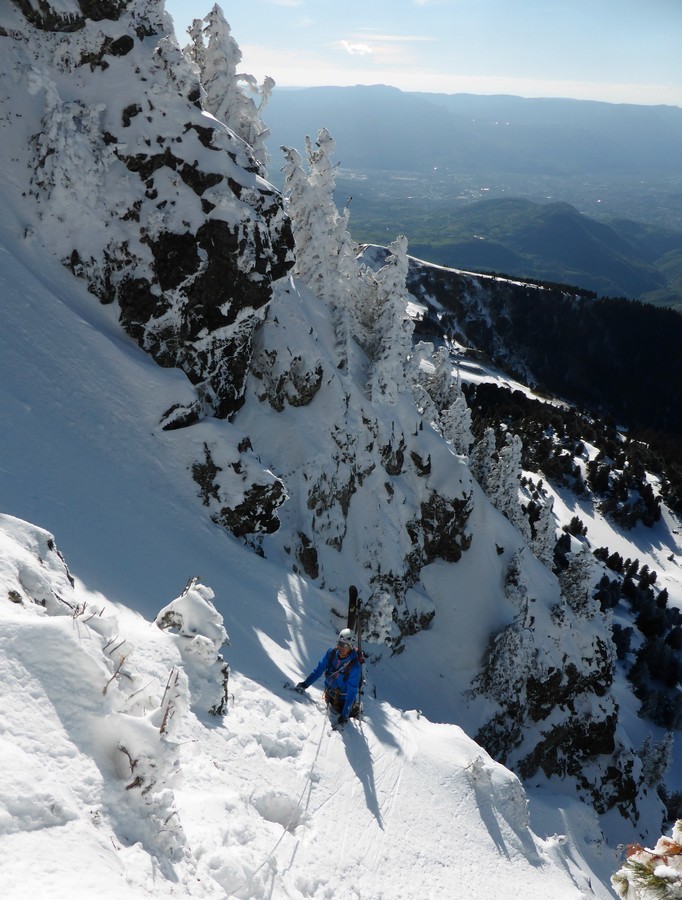 Vers la sortie, super ambiance hivernale