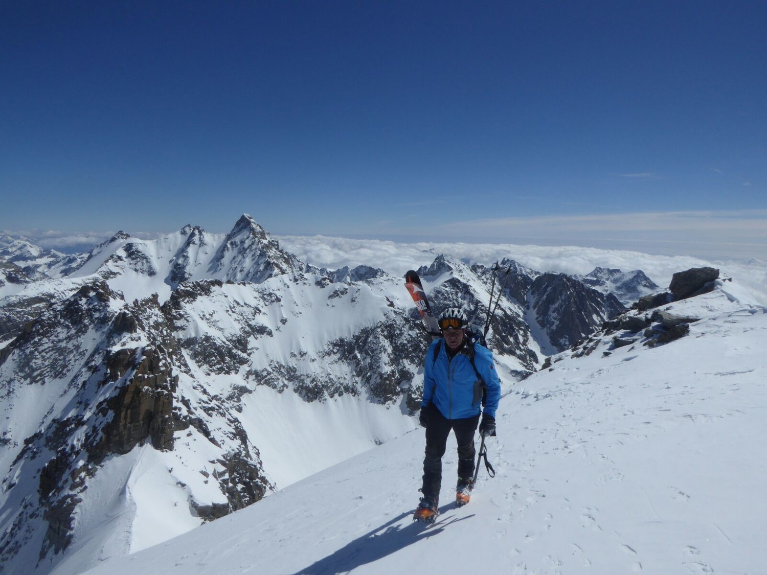 in prossimità della cima