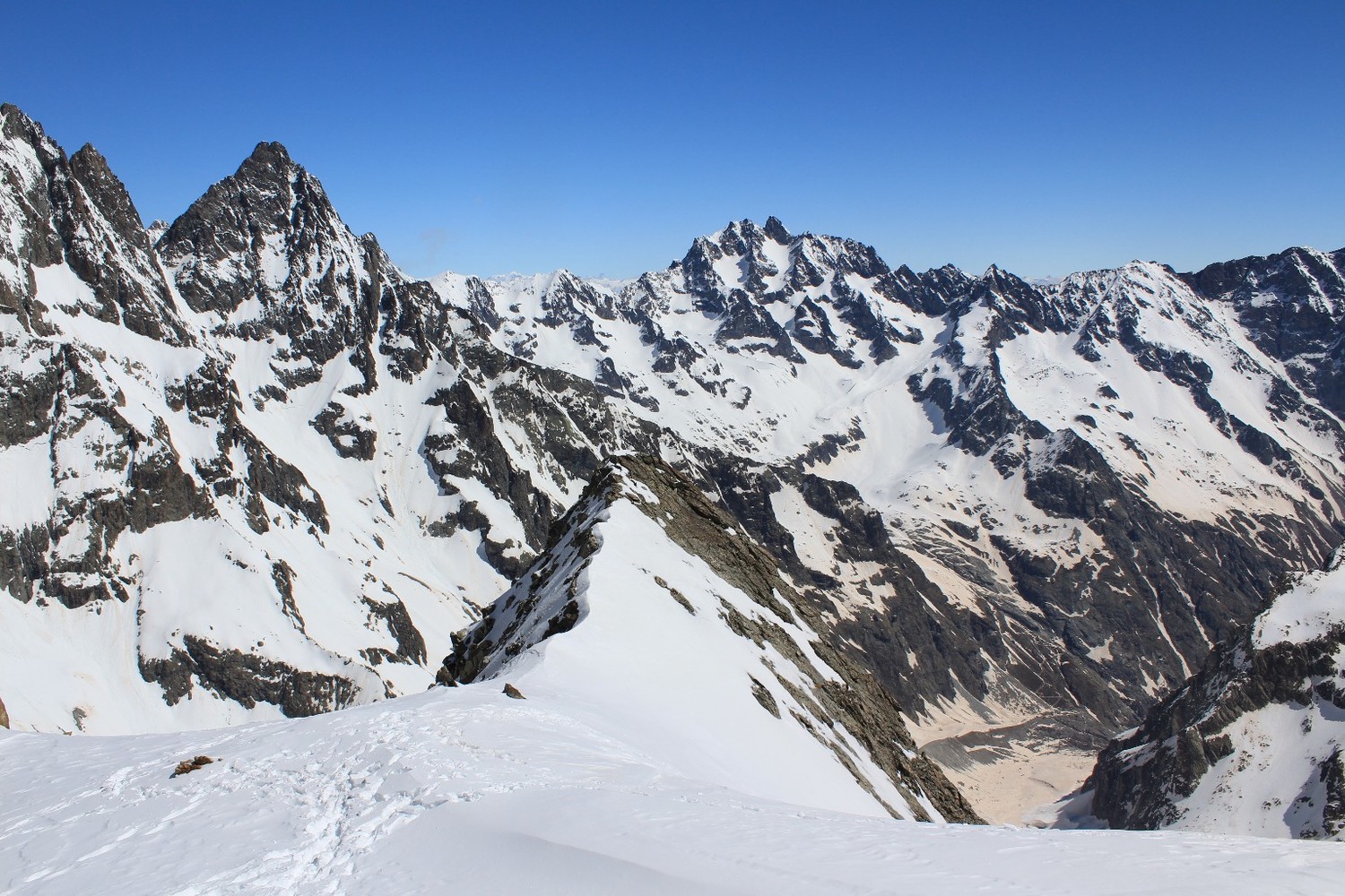 De la Bosse 3343m du Pic Coolidge, vers le NE