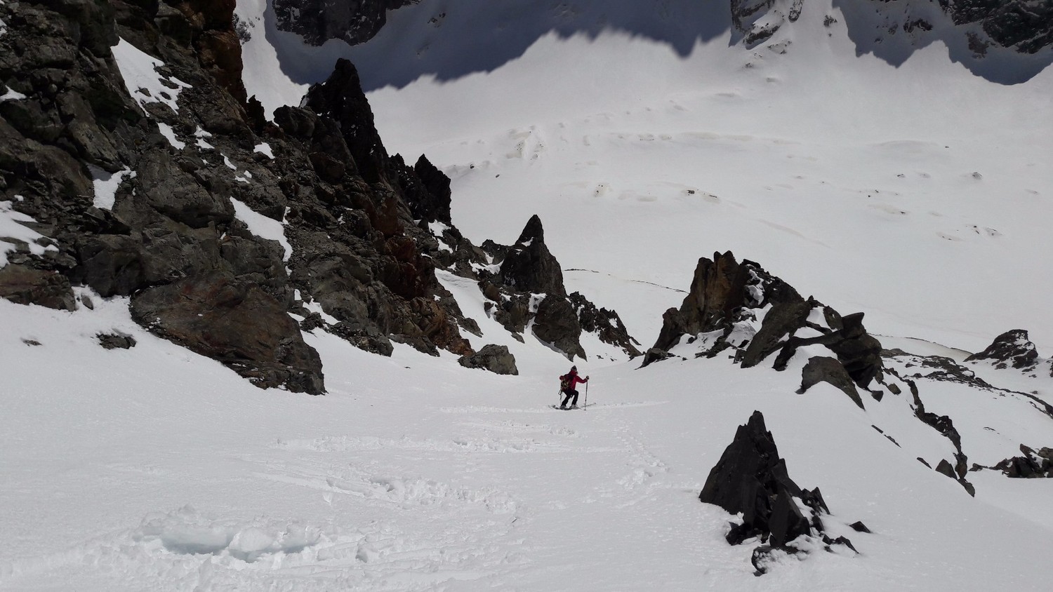 Descente du couloir S de la Bosse 3343m du Pic Coolidge