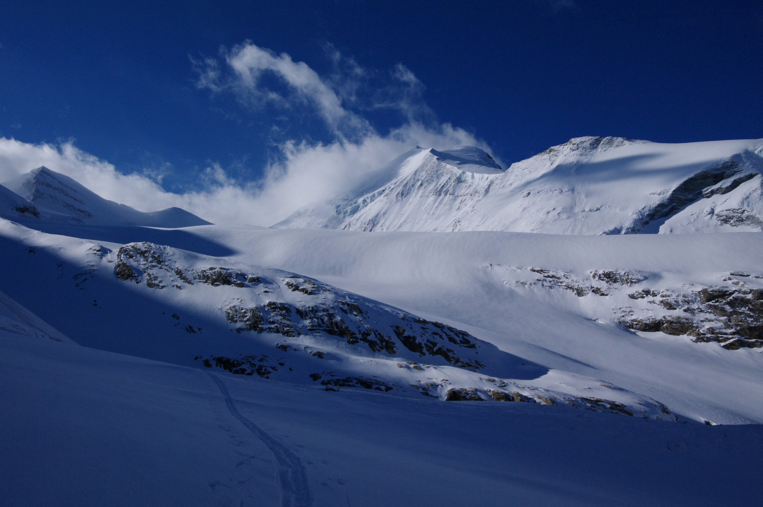 A l'approche du glacier, vue sur les objectifs du jour et du lendemain