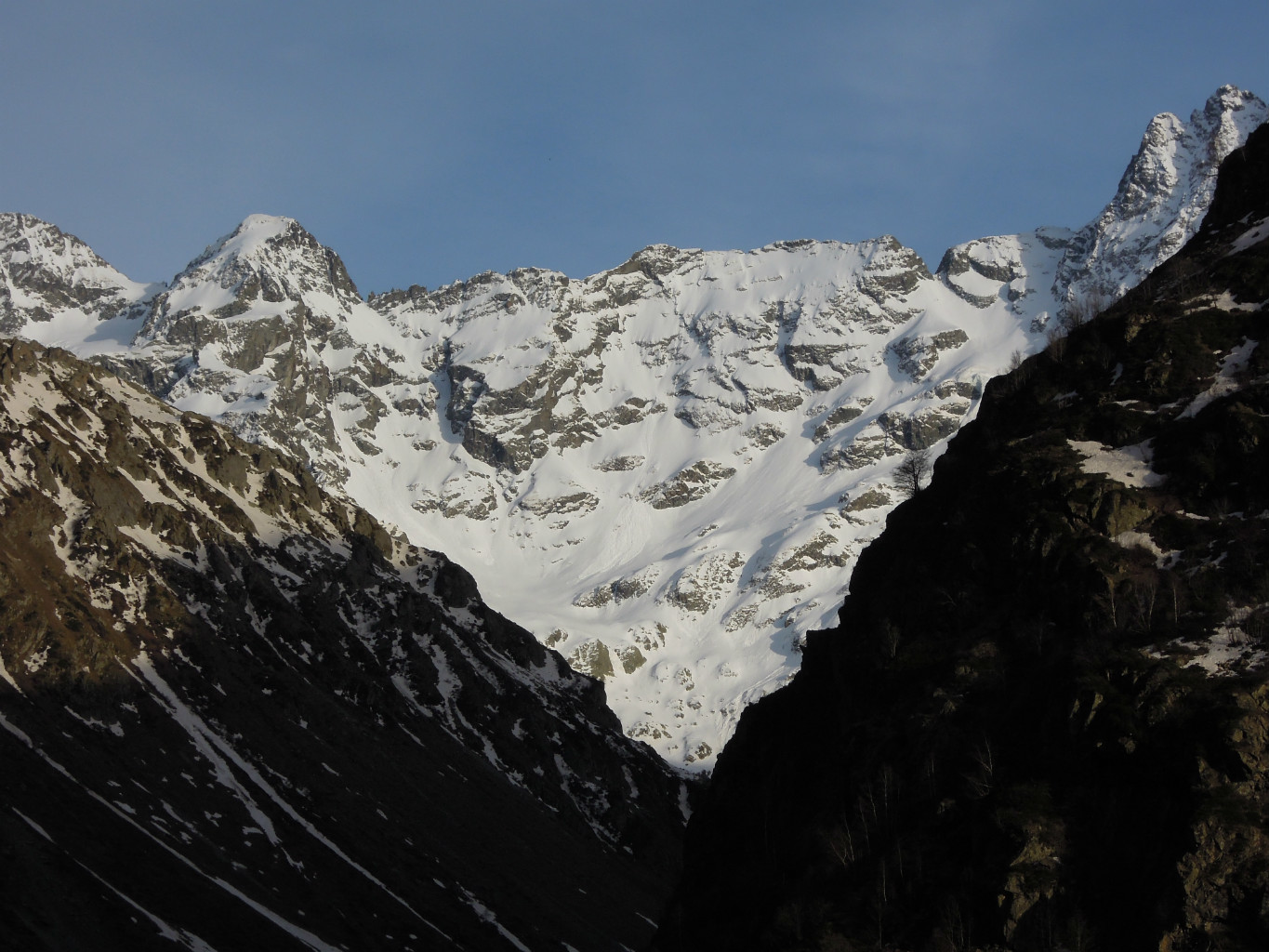 La crête Chabournéou-Sirac, vue de la route du Gioberney