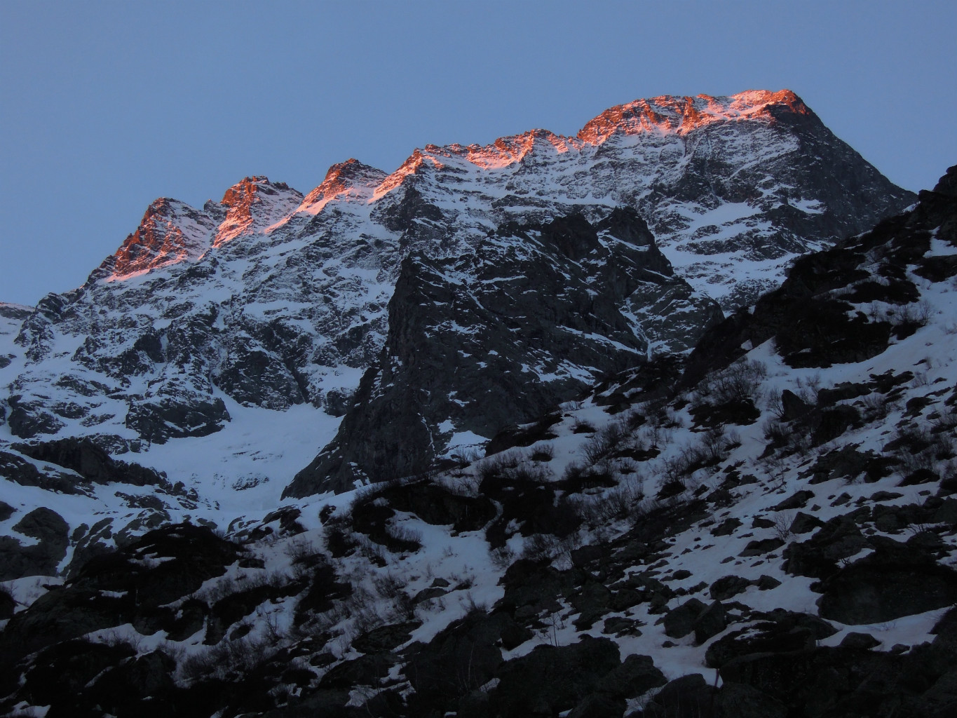 Majestueux Sirac, au lever du jour