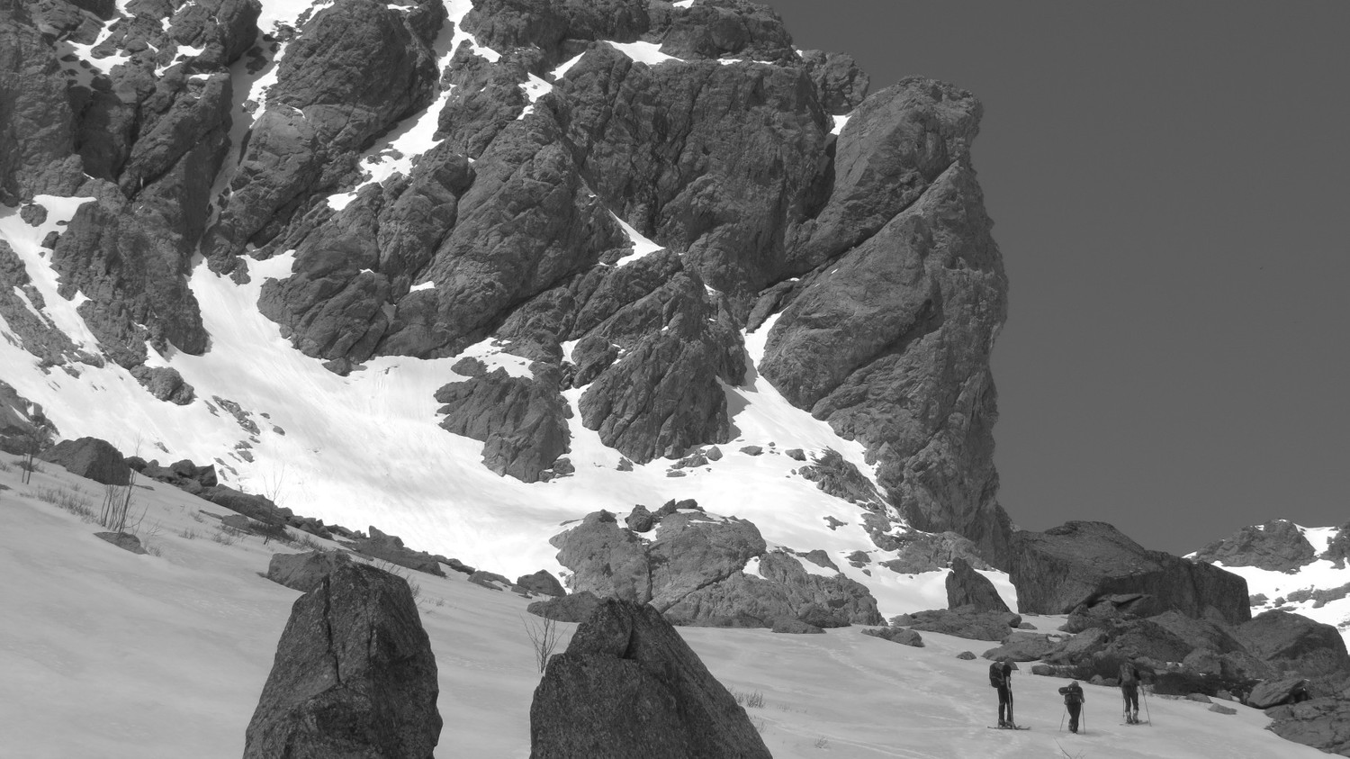 1900m