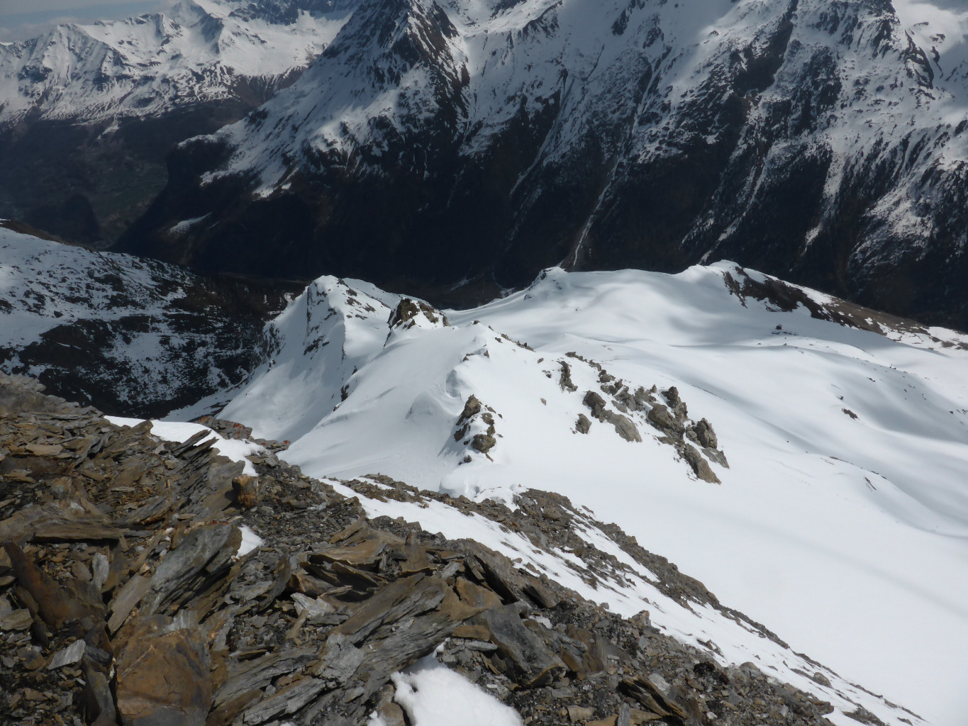 La suite, rocheuse que je vais contourner par la droite.
