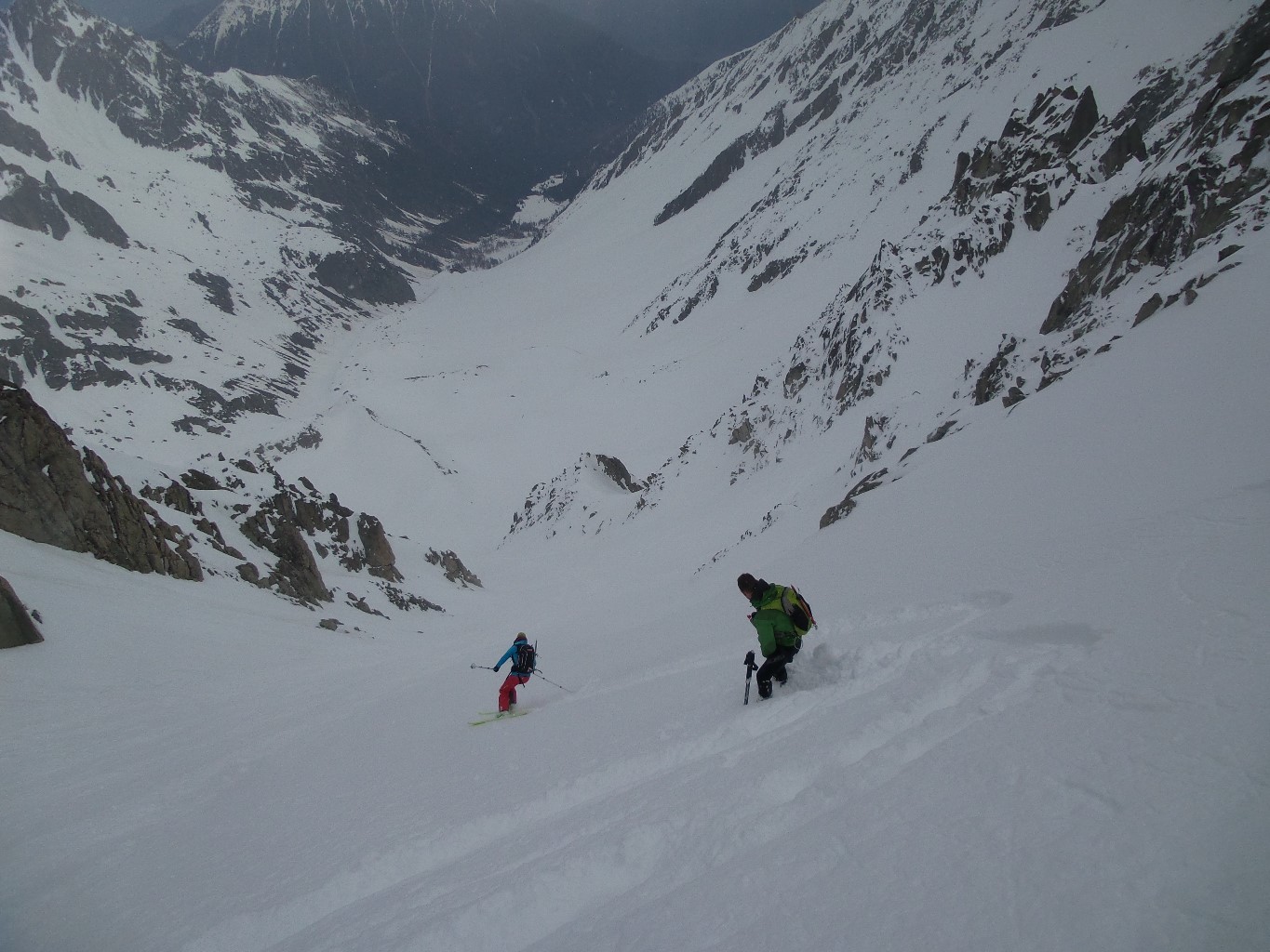 poudreuse dans la descente de la branche de droite