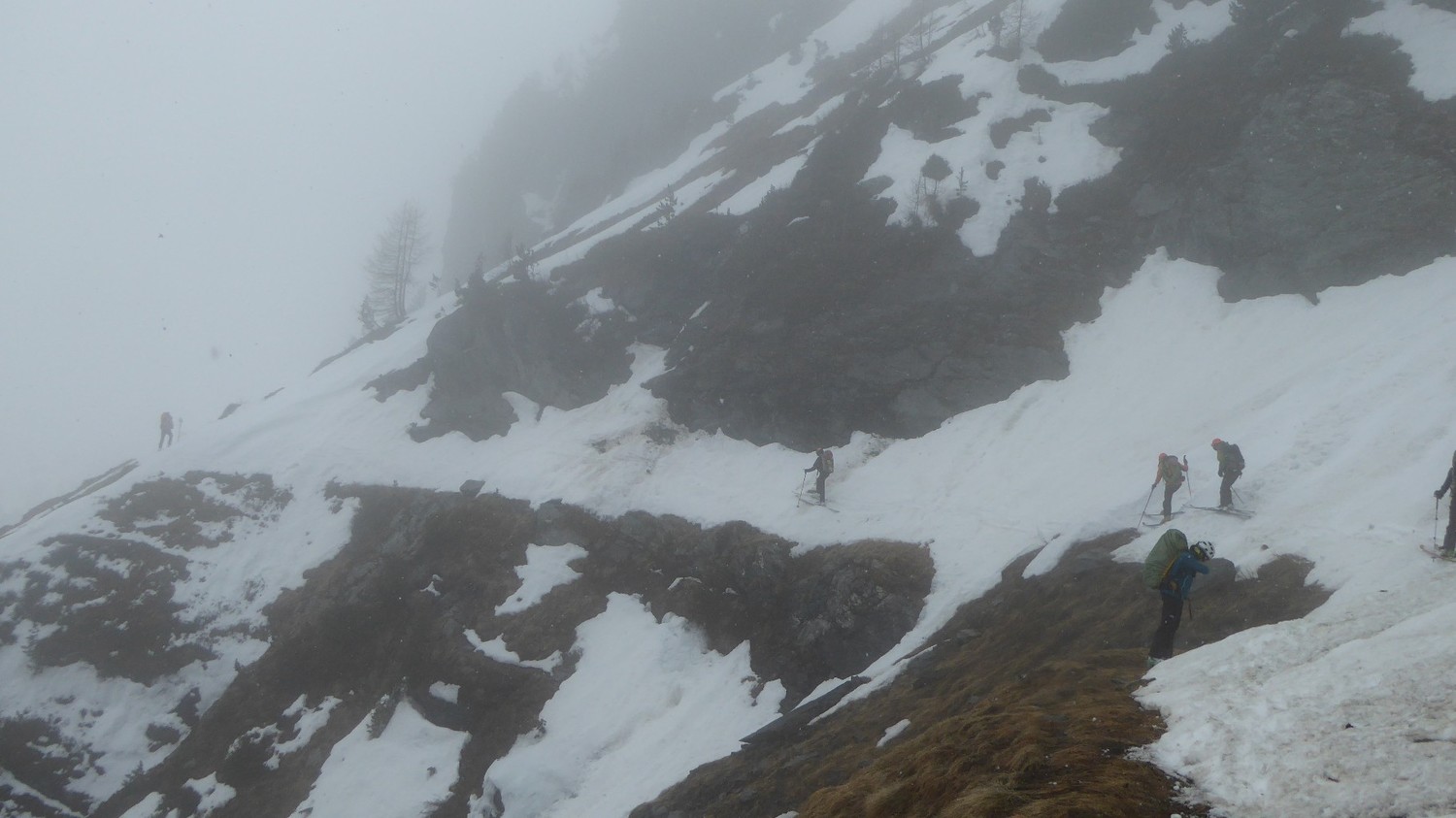 Traversée bien pourrie au-dessus des barres