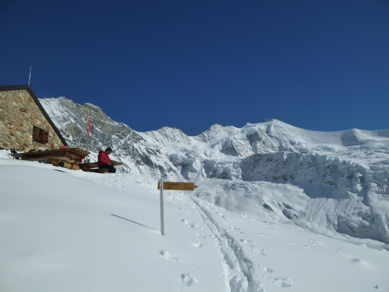 Arrivée à la superbe cabane d'Arpitetta