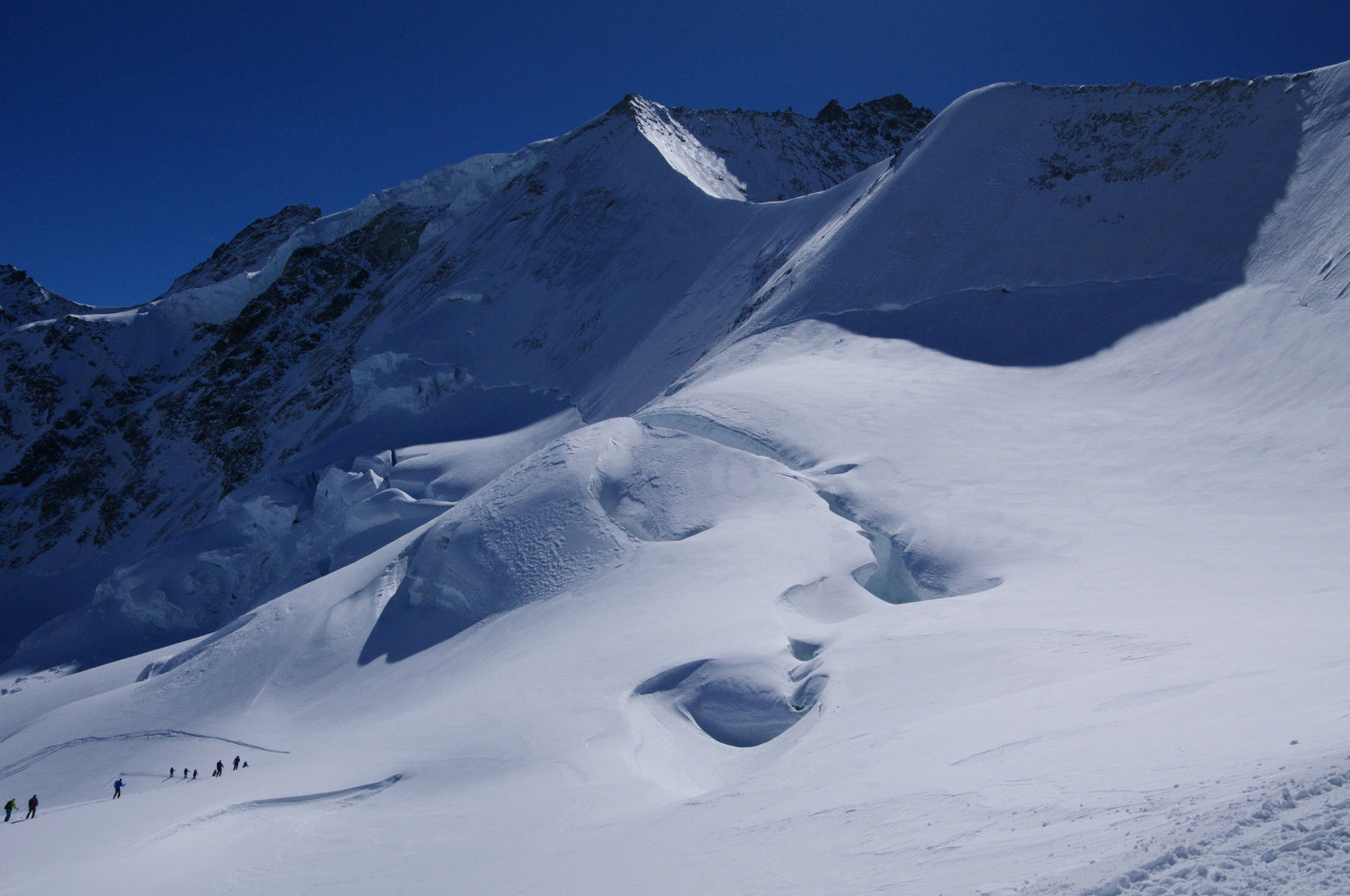 Belle ambiance sous l'arête du Blanc