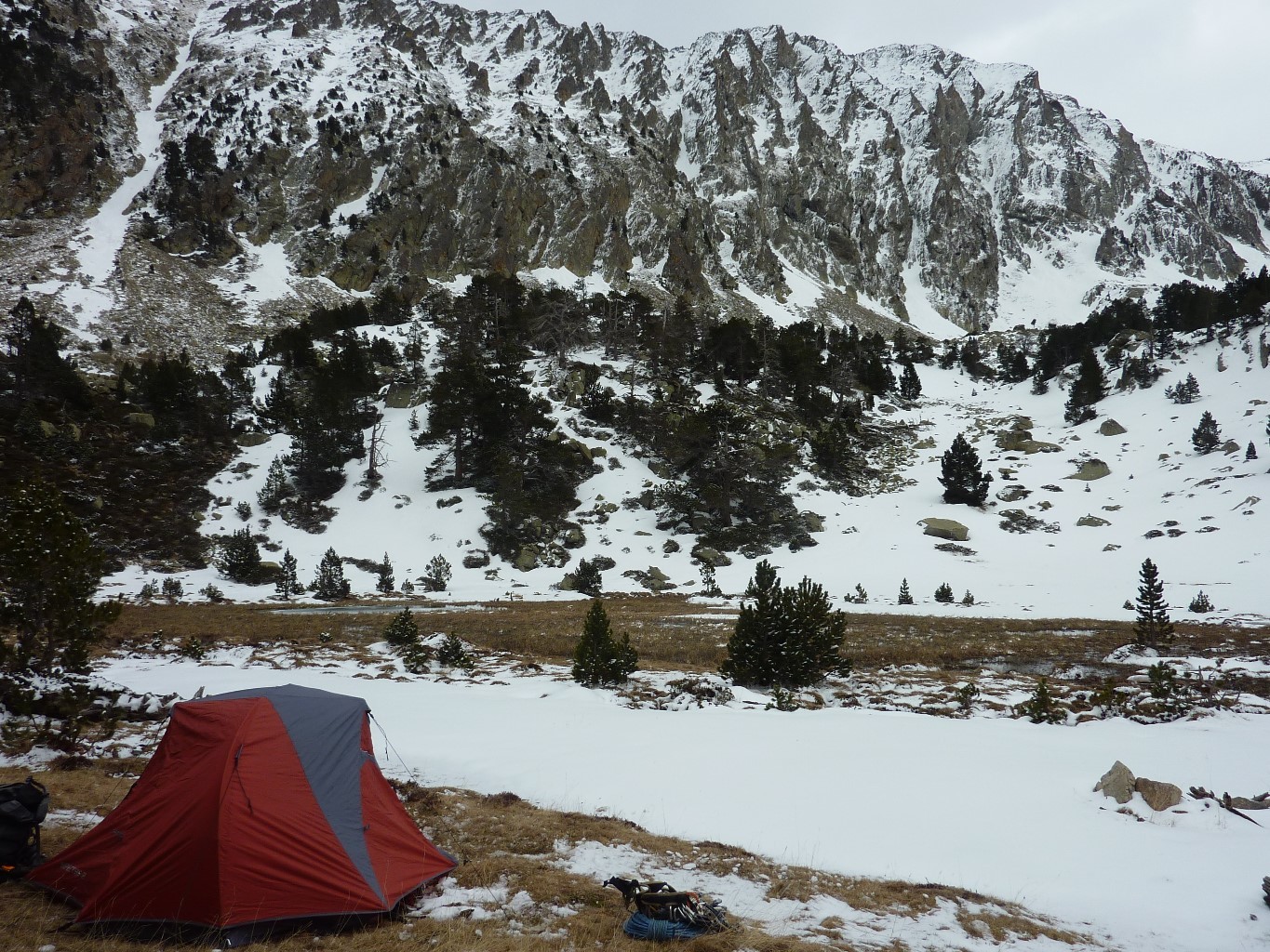 Bivouac à l'Estany de Planes