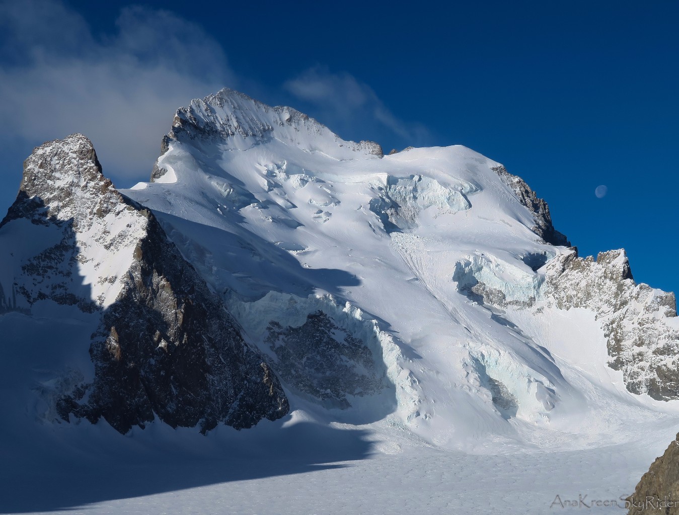 La barre souffle, la lune veille