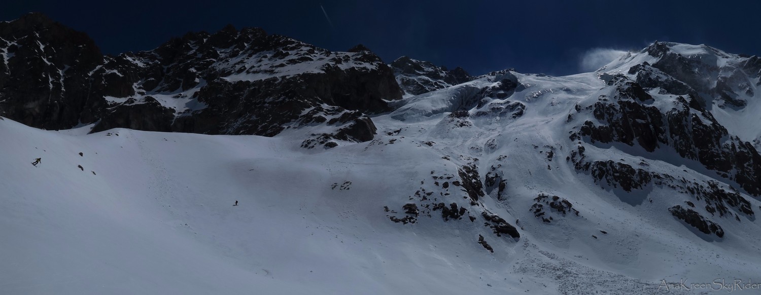 Descente sur le glacier, après le col des Agneaux (à gauche)
