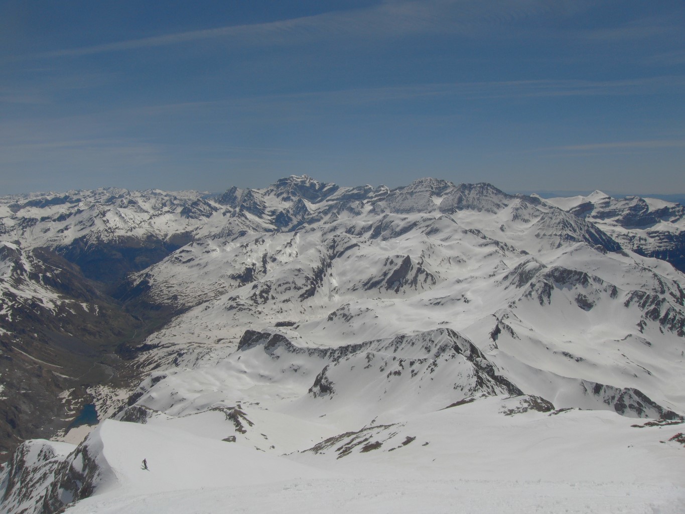 Du Tapou, Vue vers Gavarnie et ce qu'il y a à descendre.